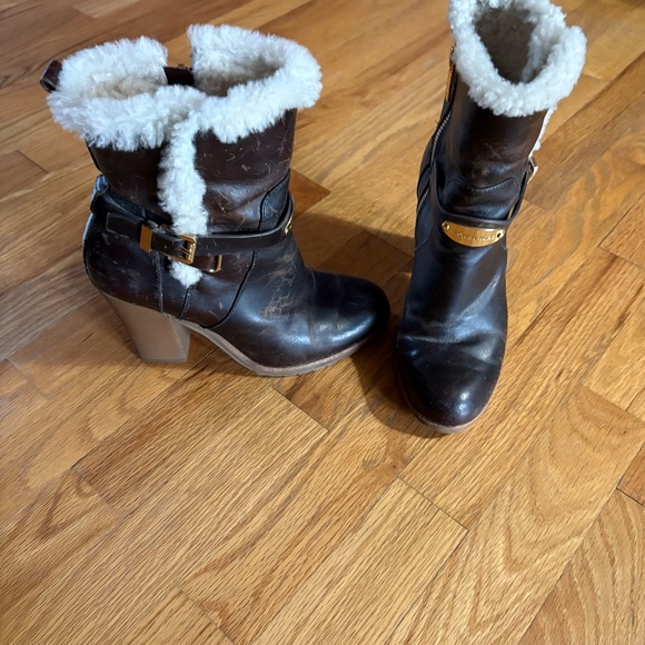 Michael Michael Kors Lizzie Ankle Boot - Picture 3 of 7
